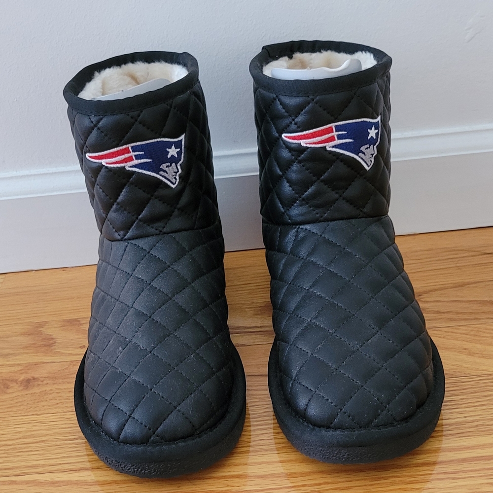 New England Patriots Quilted Black Boots with Logo- new w/o box